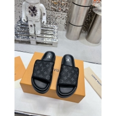 Louis Vuitton Slippers